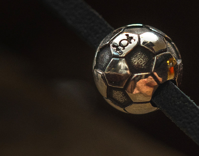 Trollbeads Passion du Football argentée, perle sur cuir 